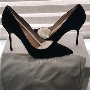 NEVER WORN Manolo Blahnik Bb 4” Tora Pump